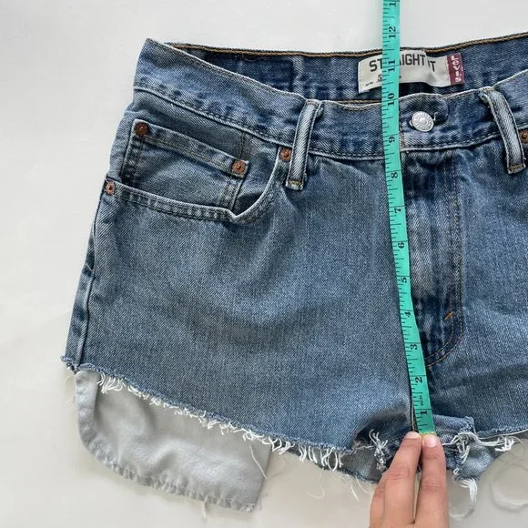 Vintage Levi's 505 mid rise denim cutoff jean shorts - Picture 6 of 11